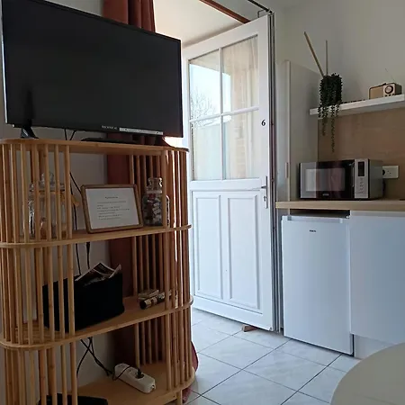 6 Equipe Proche Aeroport Naval Groupe Apartamento *