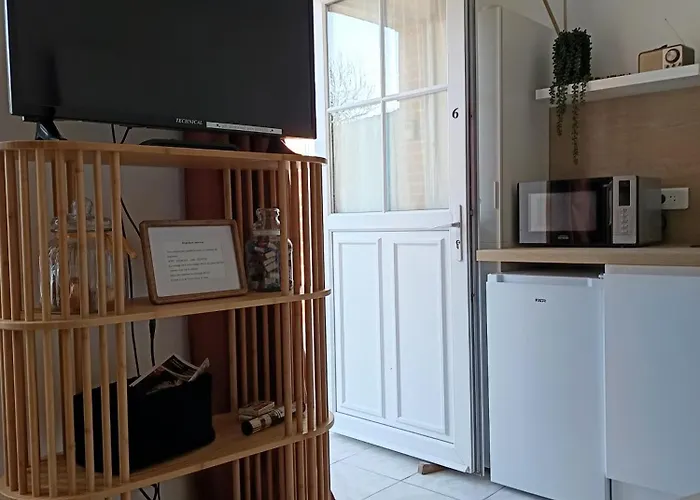 6 Equipe Proche Aeroport Naval Groupe Apartamento *